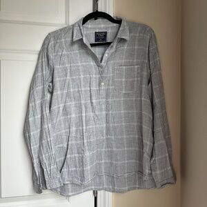 Abercrombie & Fitch Light Grey & White Plaid Shirt with Pocket Size M